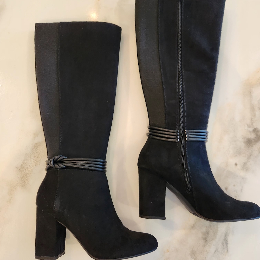 Black knee-high block heel boots! Barely worn. - Picture 13 of 15